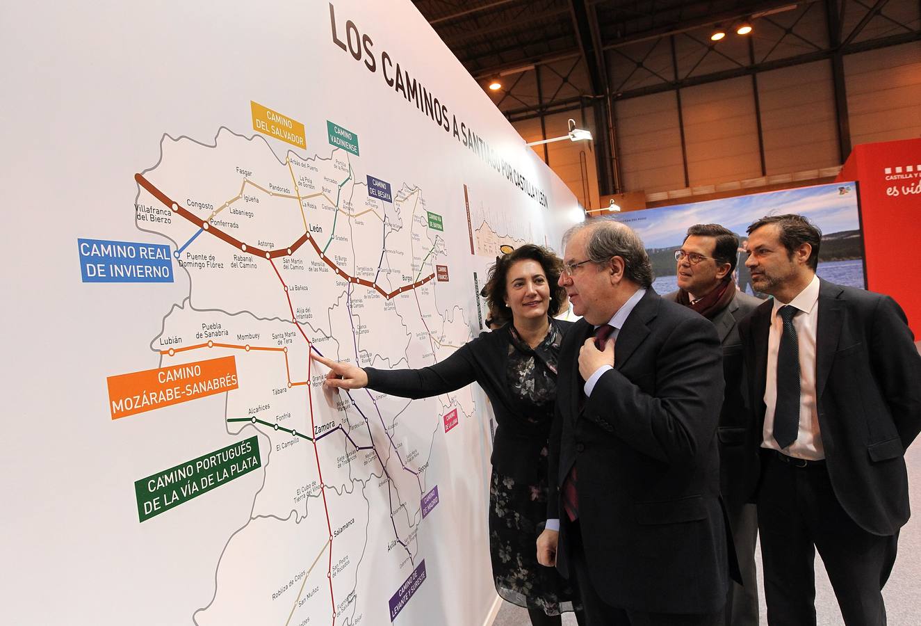 Fotos: Juan Vicente Herrera visita el stand de Castilla y Leób en Fitur