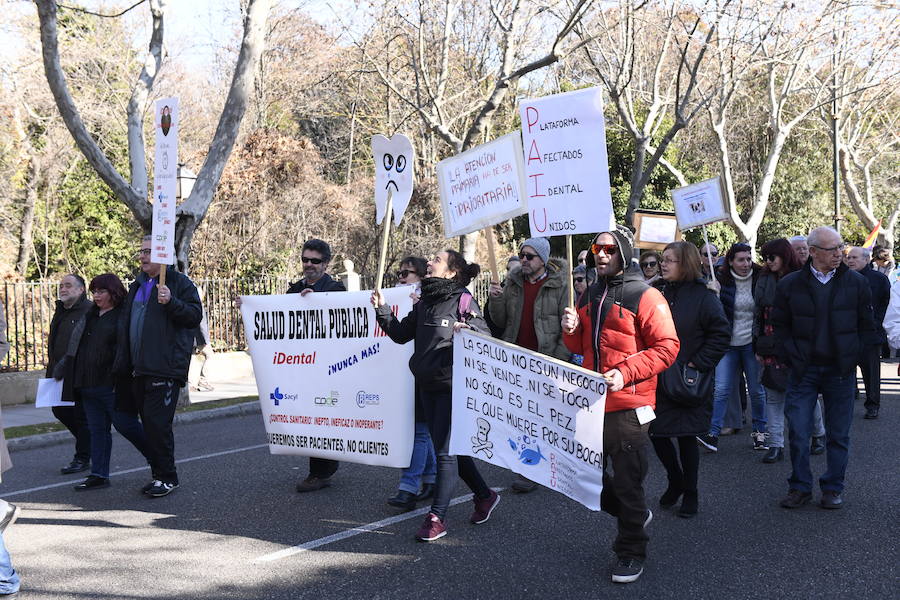 Fotos: Manifestación en Valladolid en defensa de la sanidad pública de Castilla y León