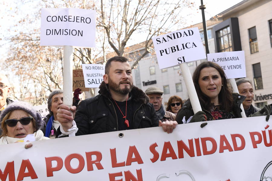 Fotos: Manifestación en Valladolid en defensa de la sanidad pública de Castilla y León