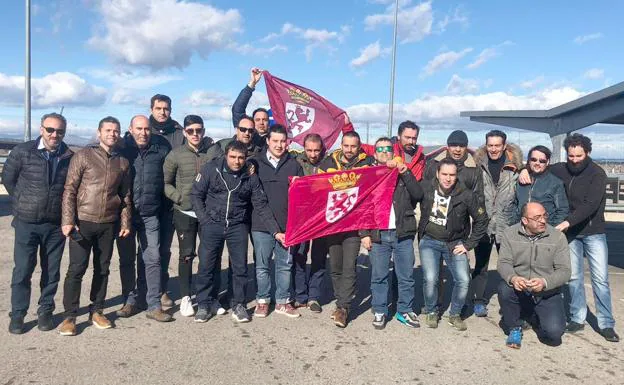 Imagen de los taxistas leoneses desplazados a Madrid en apoyo a sus compañeros.