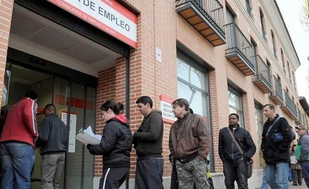 El empleo crece al mayor ritmo de los últimos doce años y por encima del PIB