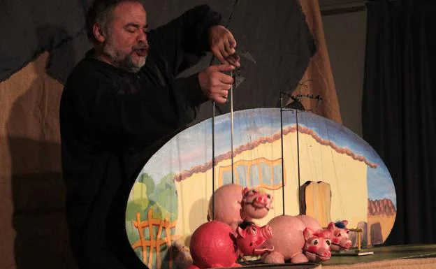 El cuento 'Los tres cerditos' con títeres abre un ciclo dedicado al teatro  familiar en Villarejo 