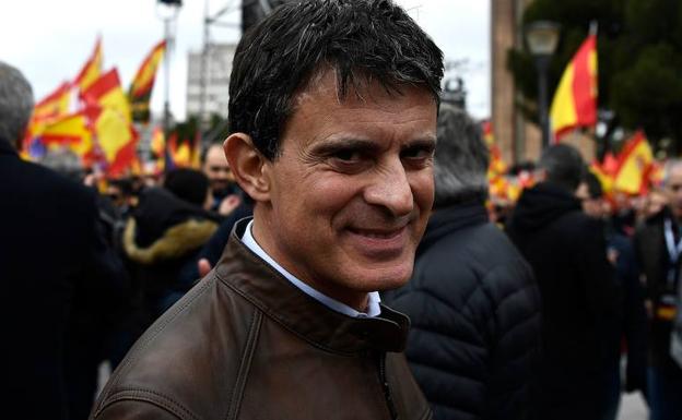 Manuel Valls, durante la concentración. 