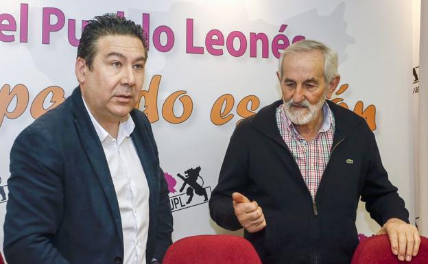 Luis Mariano Santos y Matías Llorente, durante una rueda de prensa.