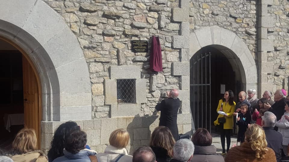 Fotos: Homenaje póstumo a don Florentino, párroco de Ciñera