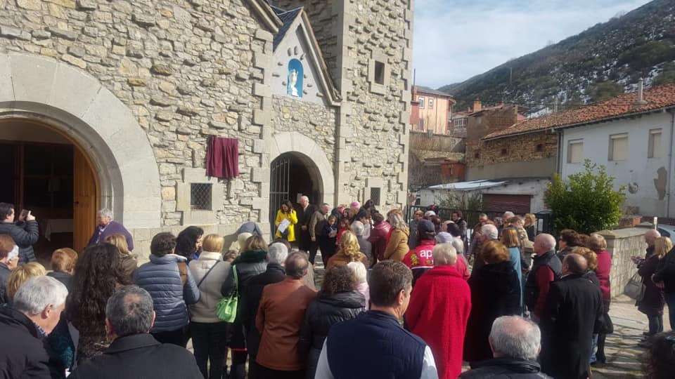 Fotos: Homenaje póstumo a don Florentino, párroco de Ciñera