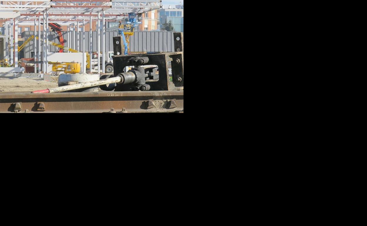 Imagen de las obras de integración del AVE en León capital.