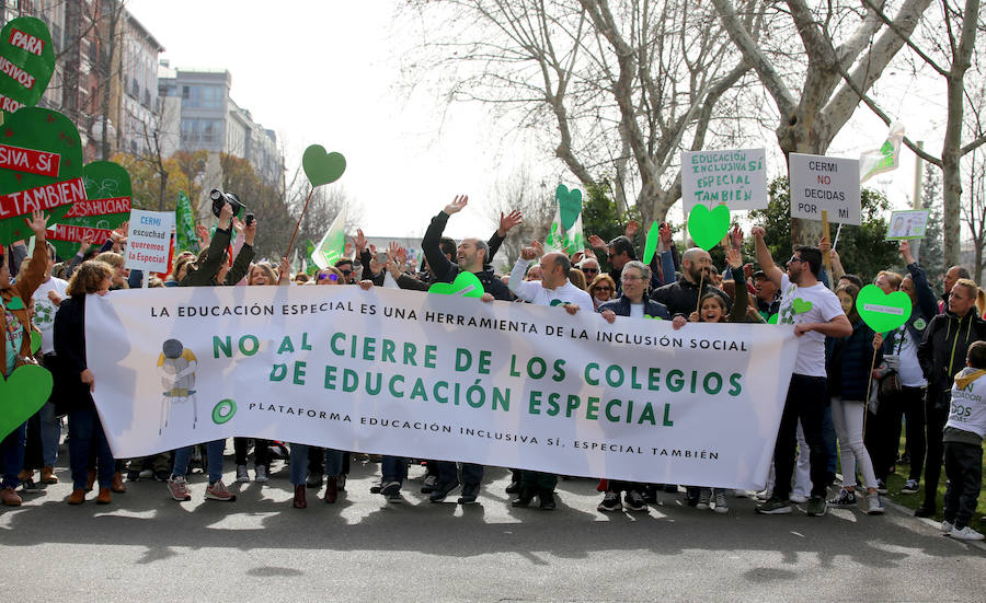 Fotos: Manifestación &#039;No al cierre de colegios de educación especial&#039;