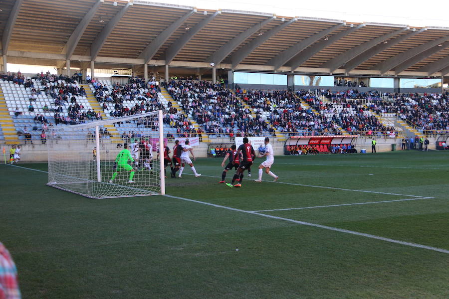 El equipo leonés se deshace con facilidad del Unión Adarve gracias a los goles de Saúl, Aridane y Yeray | Los hombres de Aira logran completar uno de sus mejores partidos y dejan la portería a cero, dando una alegría completa a su afición