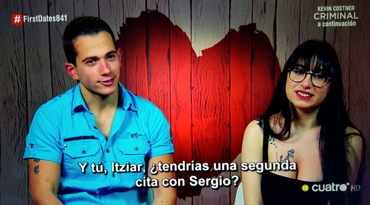 El leonés, famoso por hacerse un Dni con una foto en la que tenía un palillo en la boca, no encuentra el amor en First Dates | Su 'pareja', Itziar, creía que «León es un pueblo»