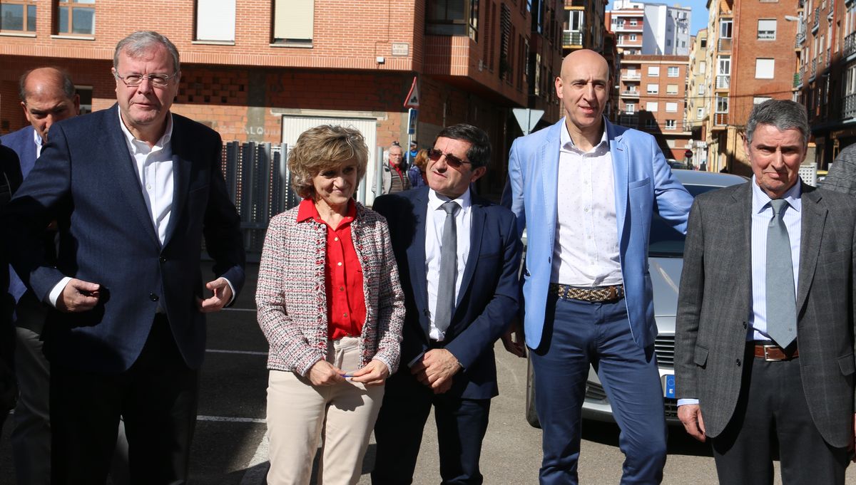 Fotos: Visita de la ministra Carcedo a la Ciudad del Mayor de León