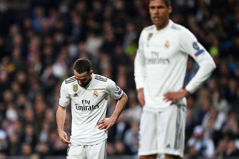 Dani Carvajal, cabizbajo tras la derrota frente al Ajax en los octavos de final de la Champions League