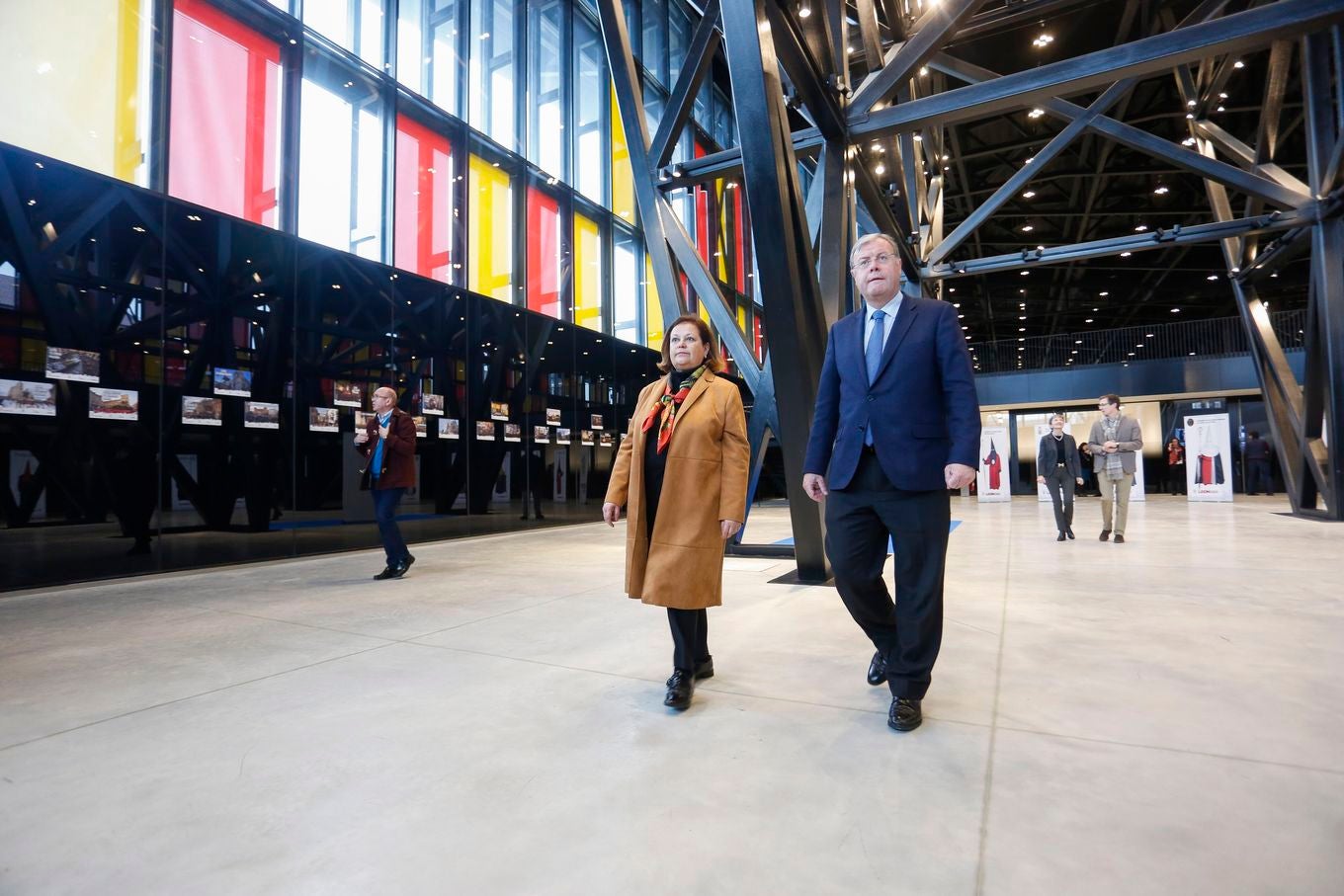 El alcalde de León, Antonio Silván, mantiene una reunión de trabajo y visita el Palacio de Exposiciones con la directora de Convenciones de Ifema, Belén Mann
