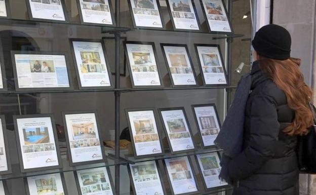 La compraventa de viviendas se rearma en la capital según los datos del Ministerio de Fomento.