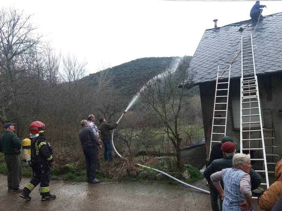 Fotos: Incendio en una vivienda de Tremor de Abajo