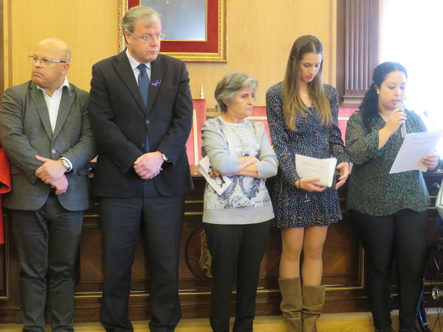 Fotos: Acto institucional en el Ayuntamiento de León