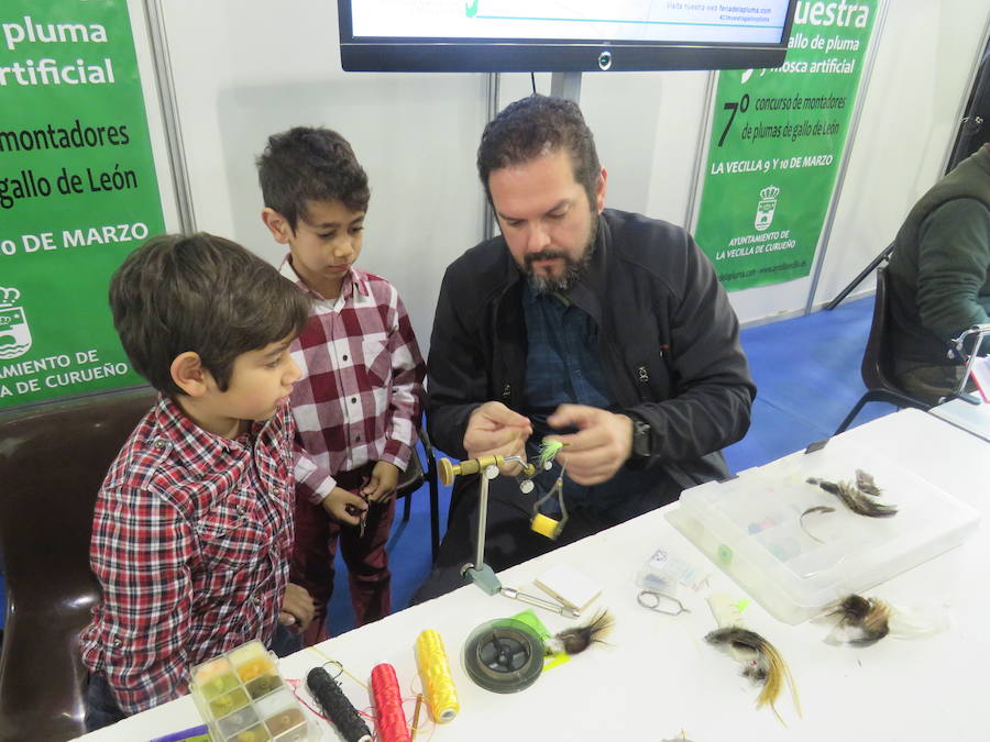 Fotos: XXIII Muestra de Gallo de Pluma y Mosca Artificial de La Vecilla