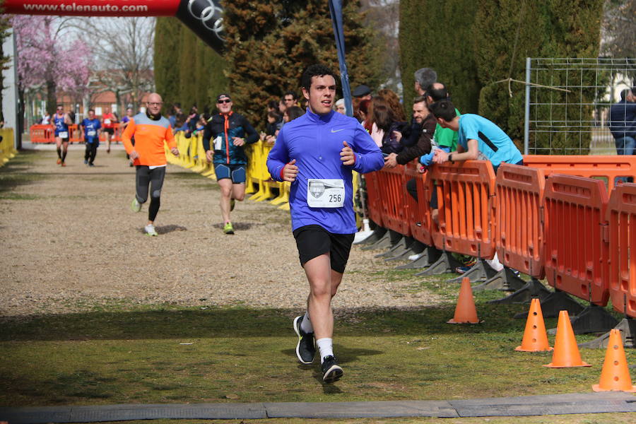 Fotos: Llegada a meta en los 10km La Virgen del Camino