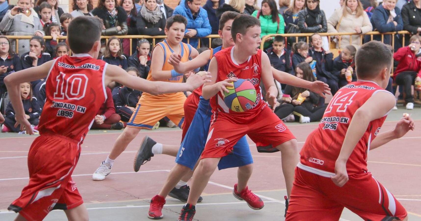 Fotos: La final del Torneo de Minibasket del Colegio Leonés