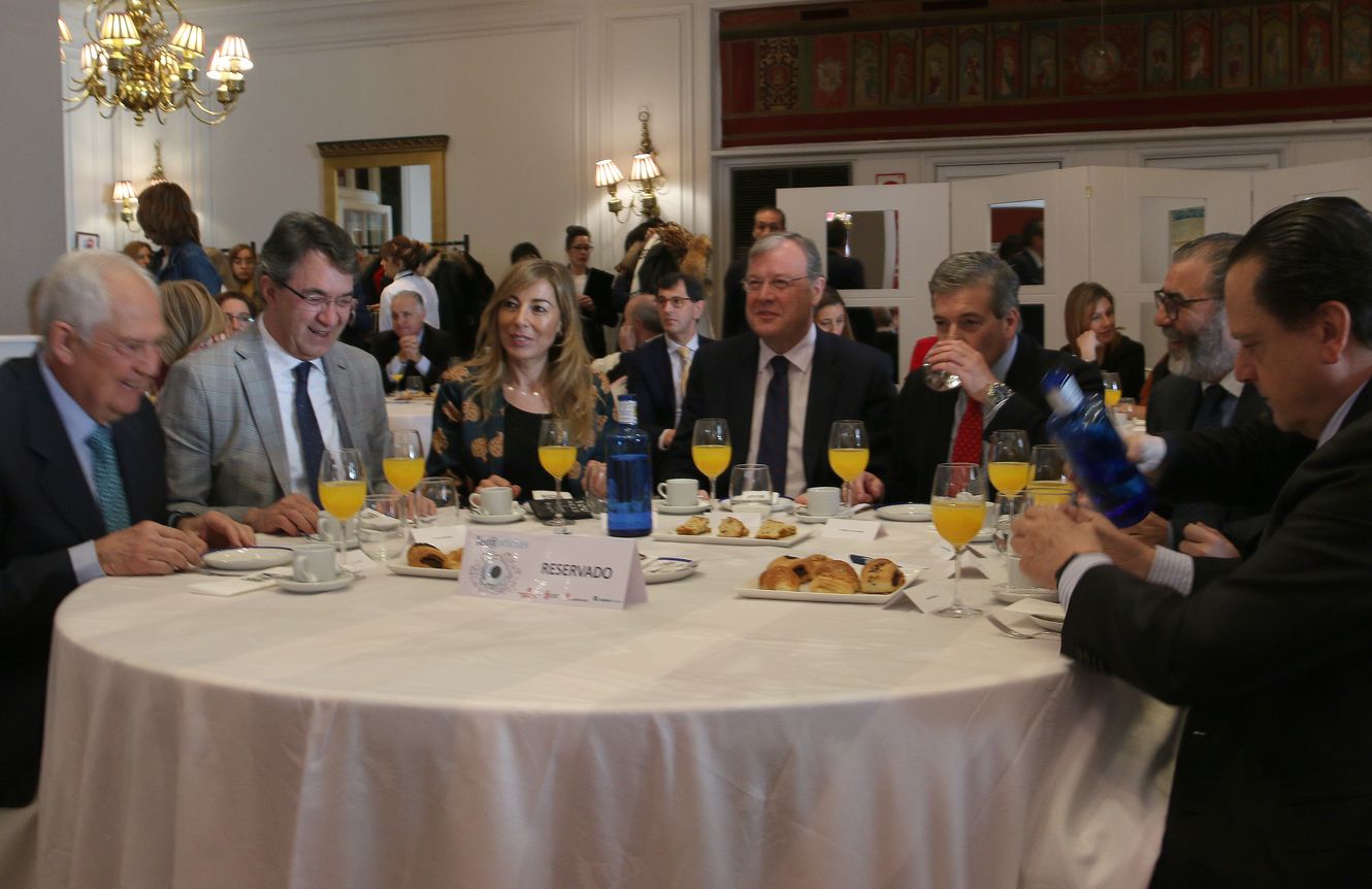 Pilar del Olmo, Suárez-Quiñones y García Cirac, consejeros de Economía, Fomento y Medio Ambiente y Cultura y Turismo se citan en un encuentro en leonoticias