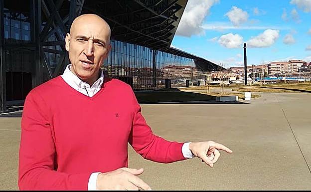 José Antonio Diez, candidato del PSOE a la Alcaldía de León, en el Palacio de Exposiciones.