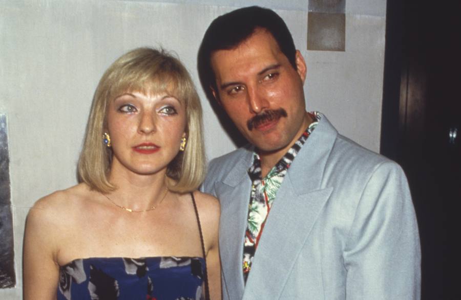 Freddie Mercury con Mary Austin