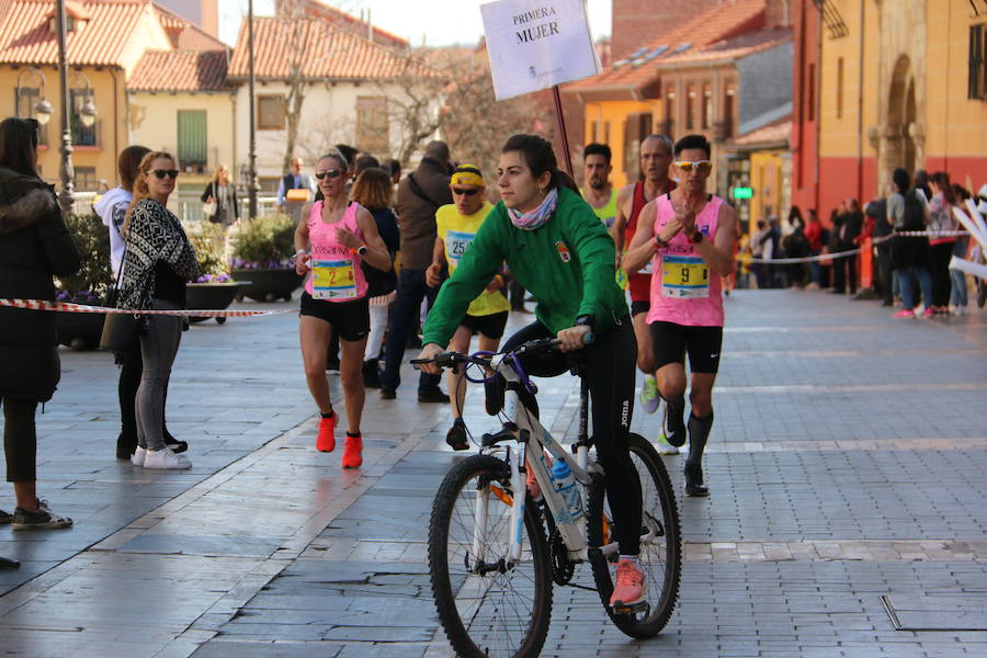 Fotos: La Media, al paso por la Catedral