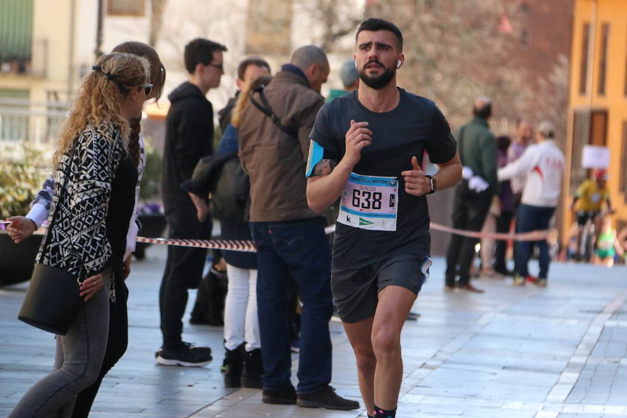 Fotos: La Media, al paso por la Catedral