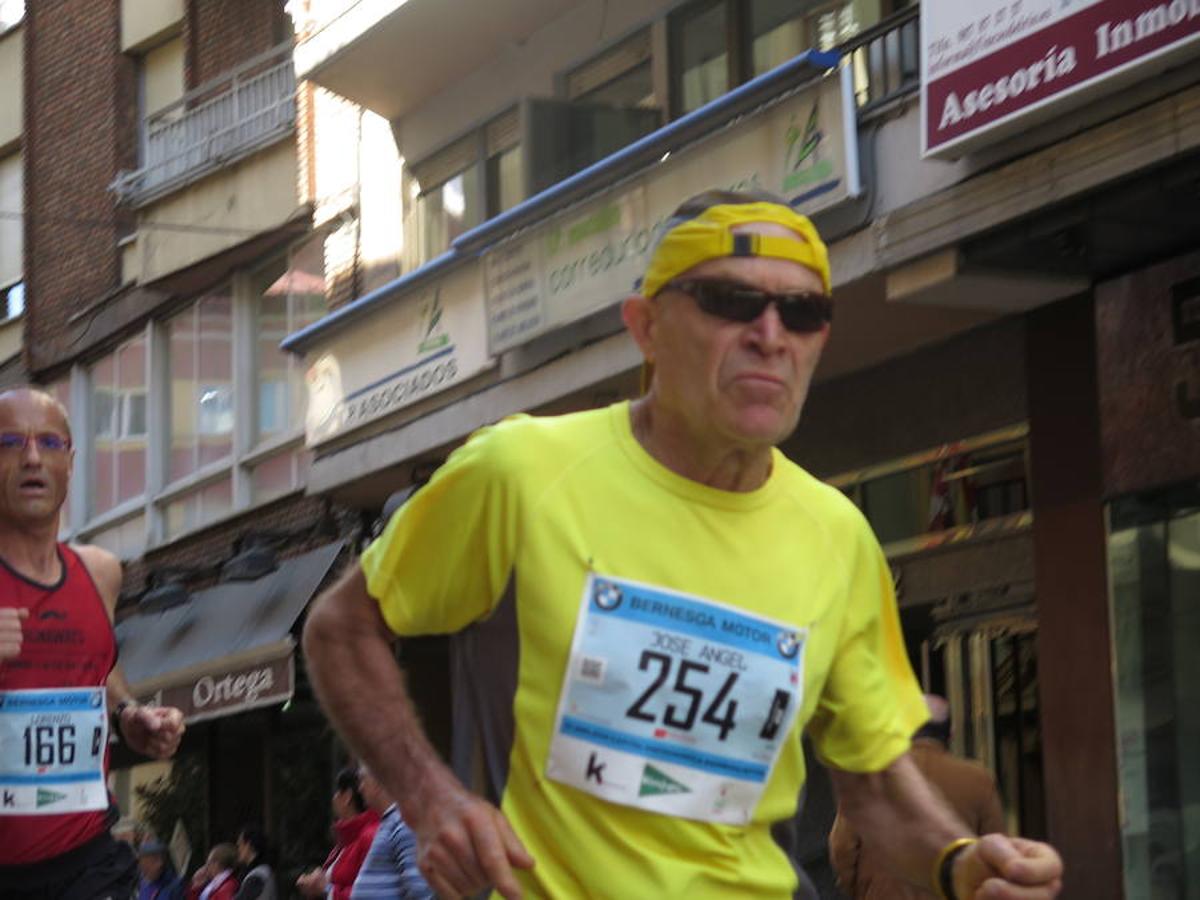 Fotos: La Media Maratón, a su paso por Burgo Nuevo e Independencia