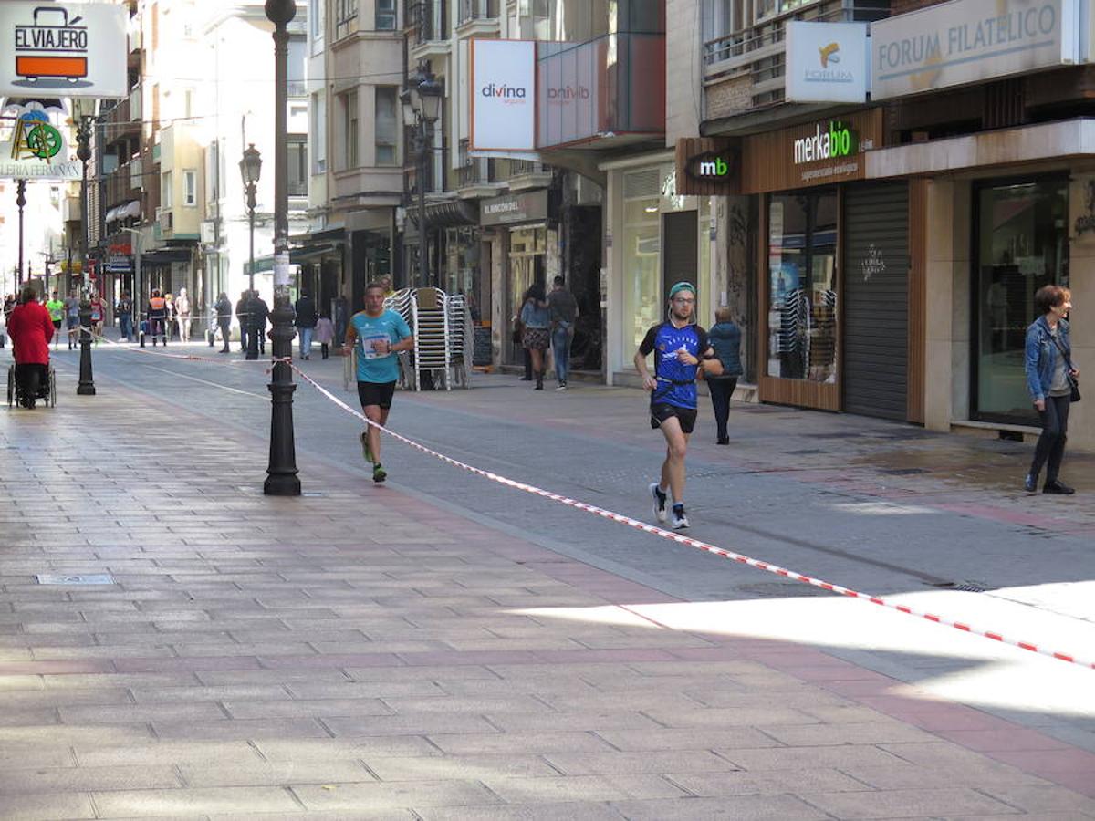 Fotos: La Media Maratón, a su paso por Burgo Nuevo e Independencia