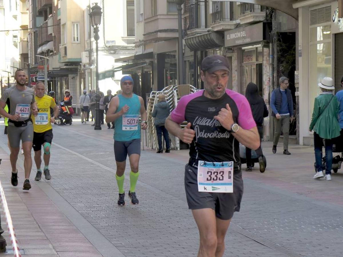 Fotos: La Media Maratón, a su paso por Burgo Nuevo e Independencia