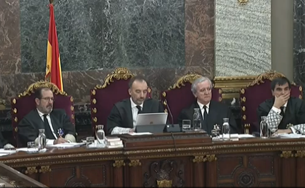 El juez Manuel Marchena junto a otros magistrados del juicio del 'procés' en el Tribunal Supremo.