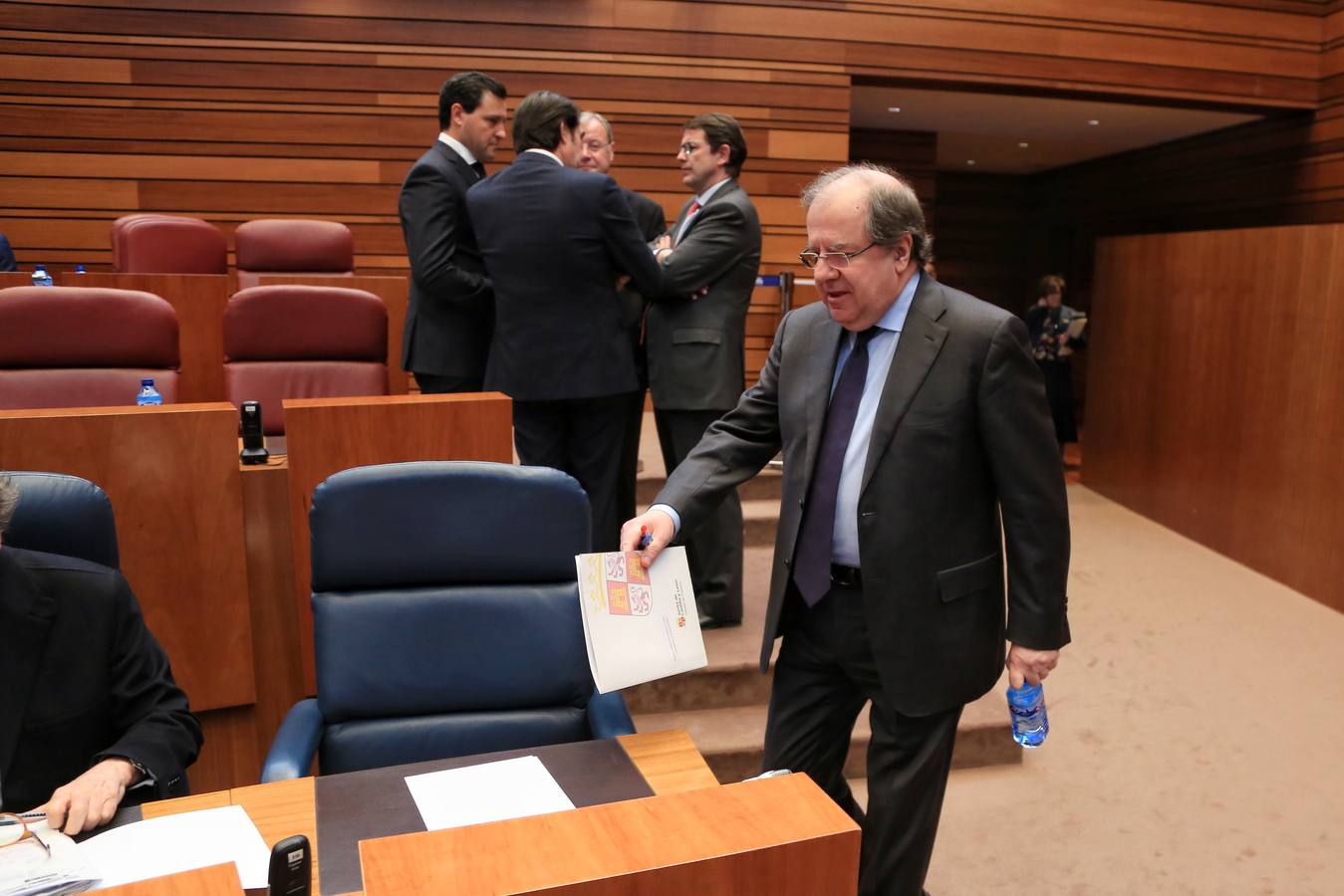 Fotos: Último pleno de Juan Vicente Herrera en las Cortes tras 18 años como presidente