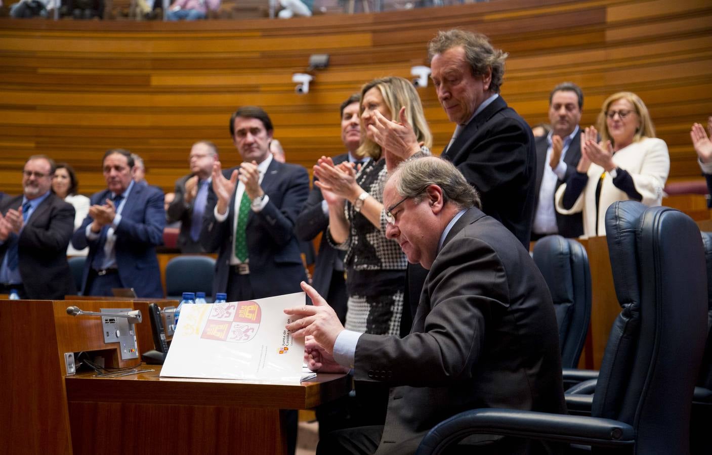 Fotos: Último pleno de Juan Vicente Herrera en las Cortes tras 18 años como presidente