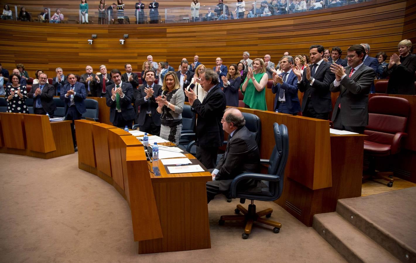 Fotos: Último pleno de Juan Vicente Herrera en las Cortes tras 18 años como presidente