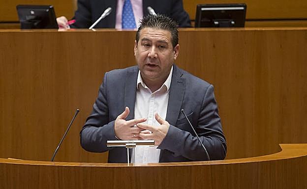 Luis Mariano Santos, en las Cortes. 