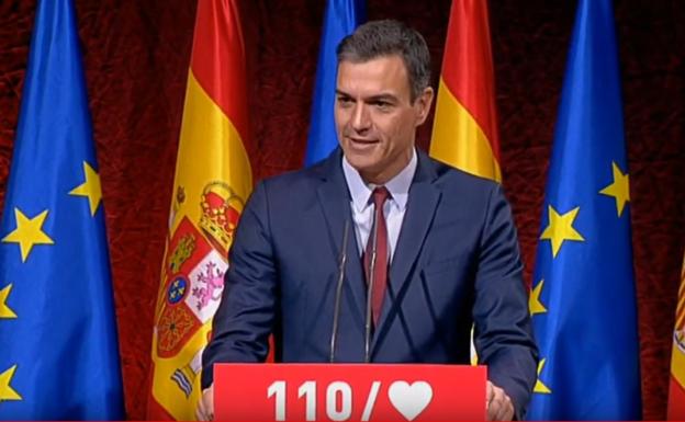 Sánchez recupera las medidas sociales de su anterior programa y obvia la crisis catalana