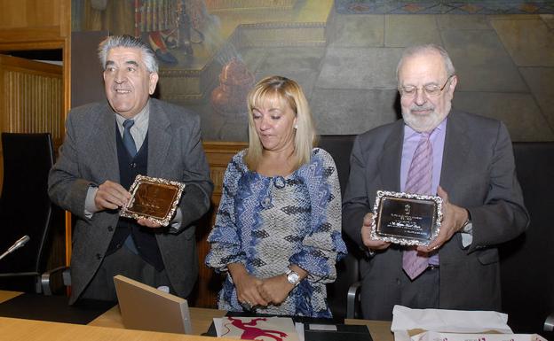 Homenaje a expresidentes de la Diputación.