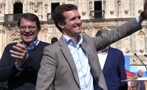 Pablo Casado, este domingo en la plaza de San Marcos. 