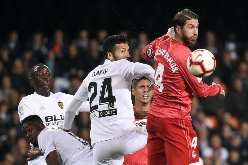 El Valencia y el Real Madrid se enfrentaron en Mestalla en la 30ª jornada de Liga.