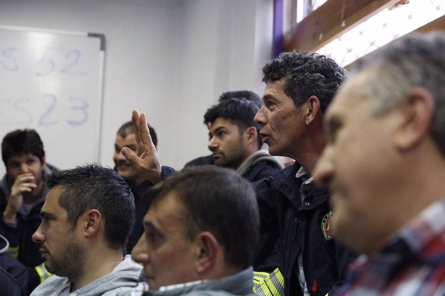 Fotos: Podemos mantiene una reunión con Bomberos de todo el país