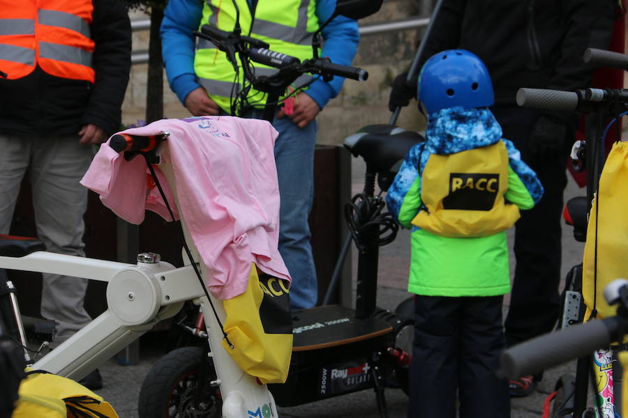 Fotos: Los patinetes eléctricos protestan en León