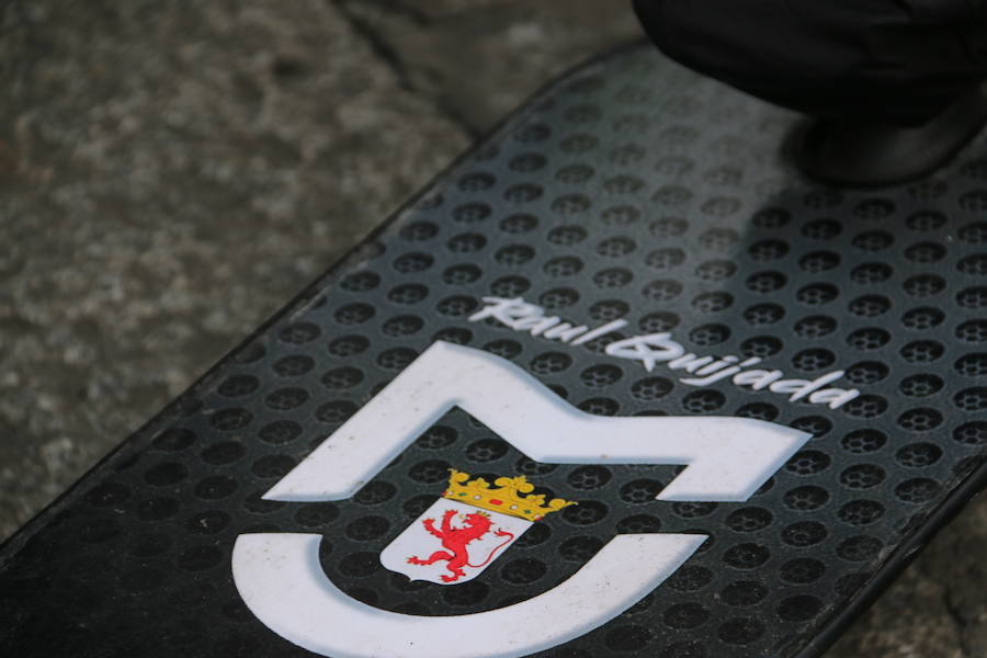 Fotos: Los patinetes eléctricos protestan en León