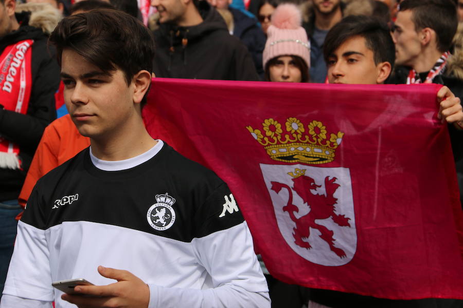 Fotos: La afición de la Cultural camina al Reino de León