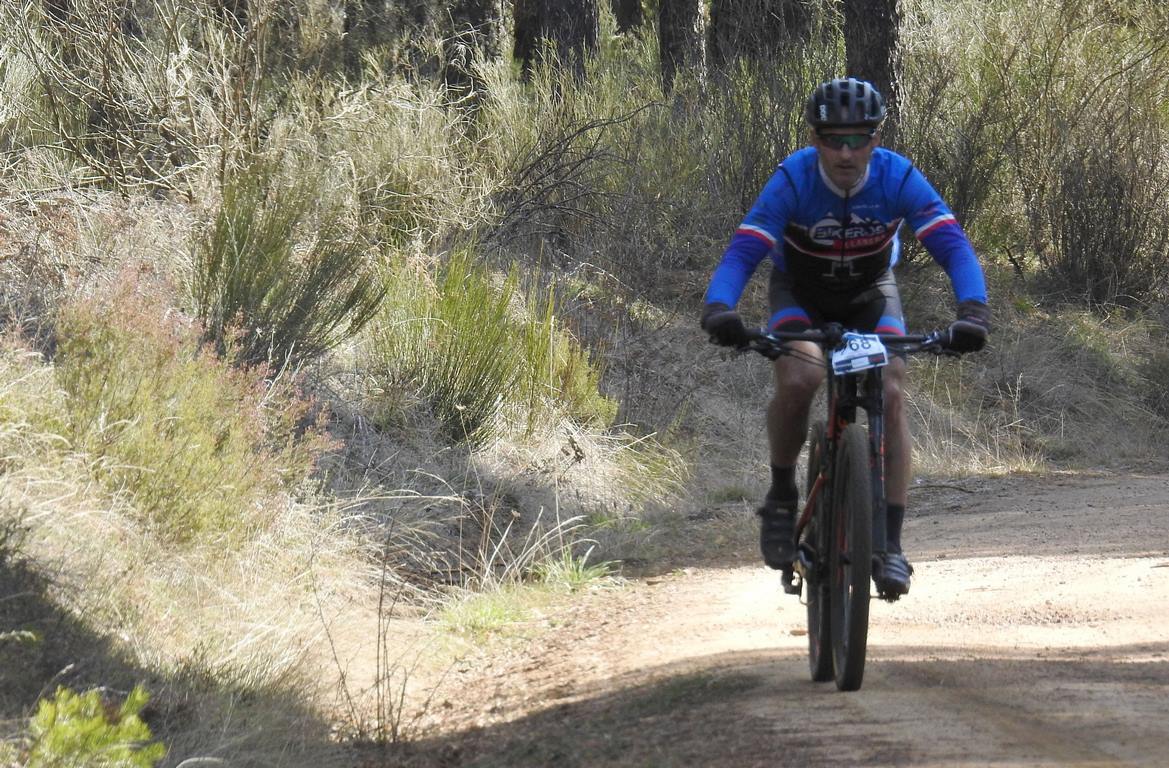 700 corredores se citan en la Power Race 2019 con la presencia de numeroso público y que ha tenido al exprofesional Santiago Blanco Gil como gran protagonista