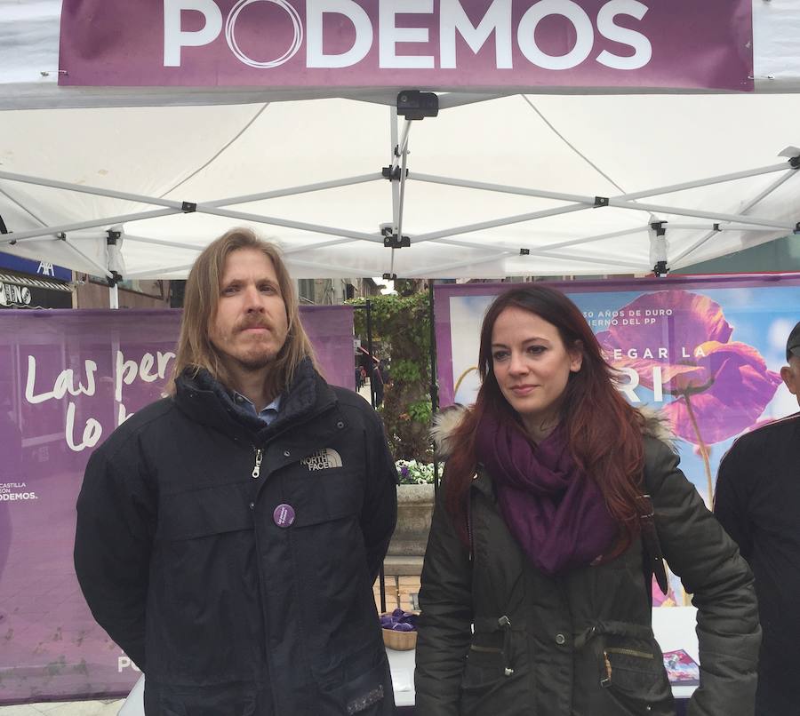 Fotos: El candidato de Podemos a la Junta, Pablo Fernández, visita Ponferrada