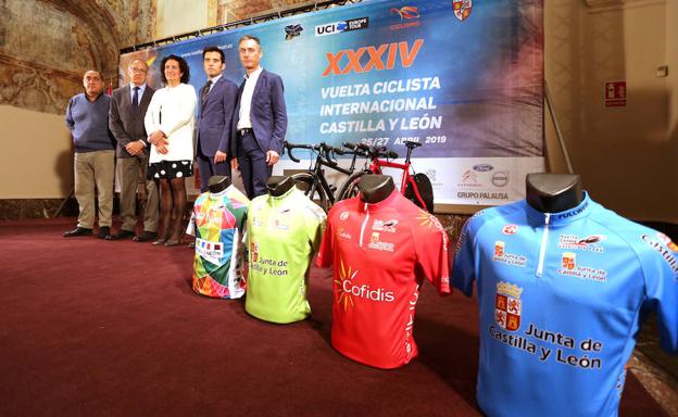 La consejera de Cultura y Turismo, María Josefa García Cirac, presenta la XXXIV Vuelta Ciclista Internacional a Castilla y León.