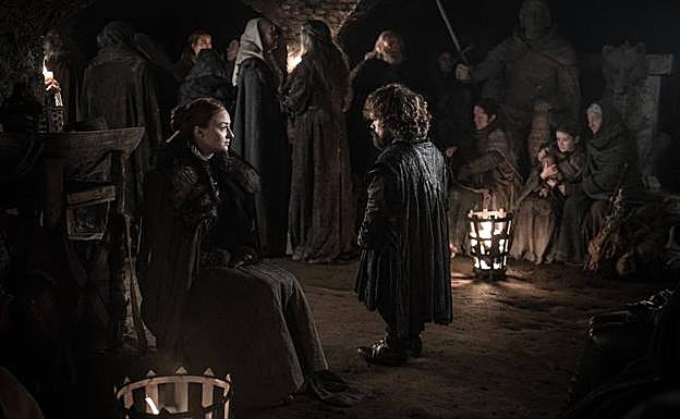 Sansa habla con Tyrion.