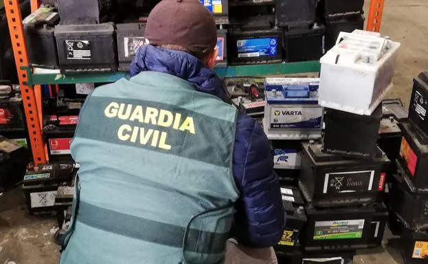 Material incautado a los detenidos.