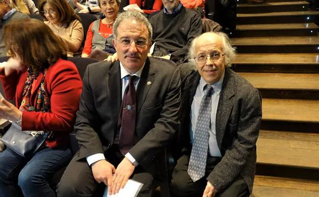 García Fuertes representa a Astorga en la presentación en el Teatro Real sobre Evaristo Fernández 'Caín y Abel'